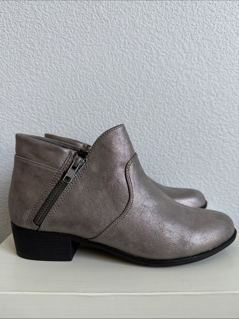 Sun + Stone Women’s Adelinee Double Zip Ankle Booties NIB